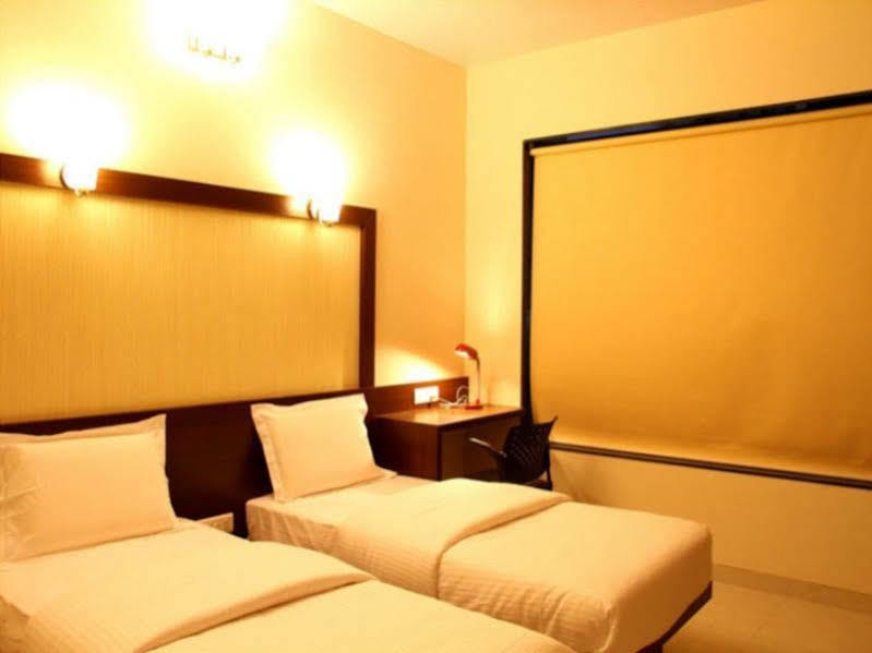 Eco Inn Pune Zewnętrze zdjęcie